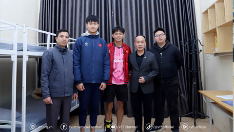 Lãnh đạo VFF thăm, động viên Bùi Vĩ Hào và Nguyễn Tân